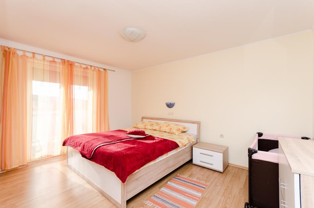 Apartments Rajka ロパール エクステリア 写真